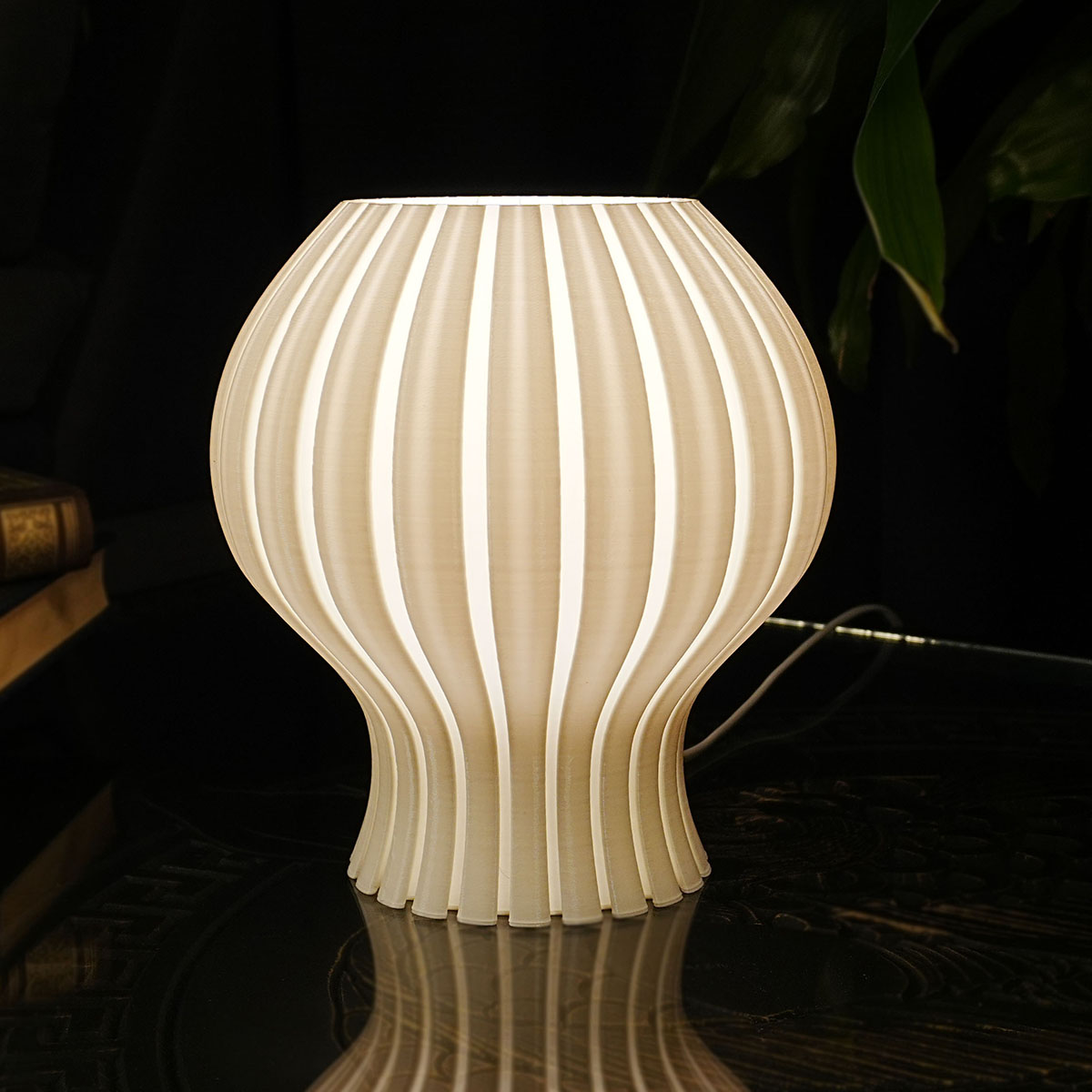 Combinación de madera y PLA en luminarias Lumo