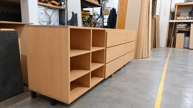 Mueble bajo de madera para guardado