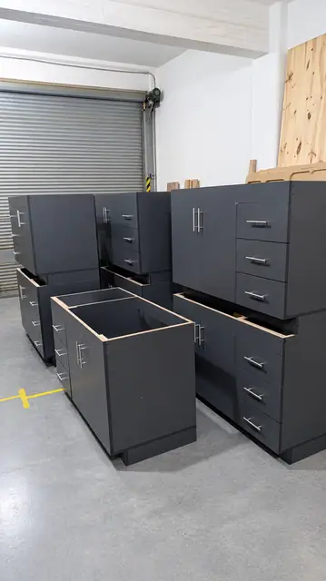 Muebles grises, vista de conjunto